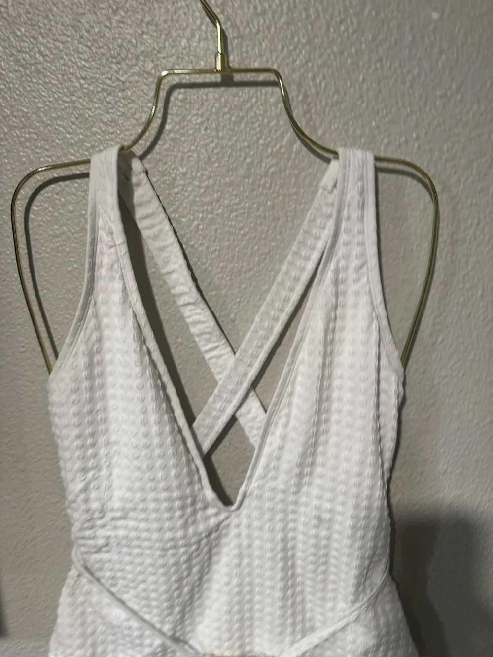 LA BLANCA Women's White Textured Belted Plunging One-Piece Swimsuit Size 14